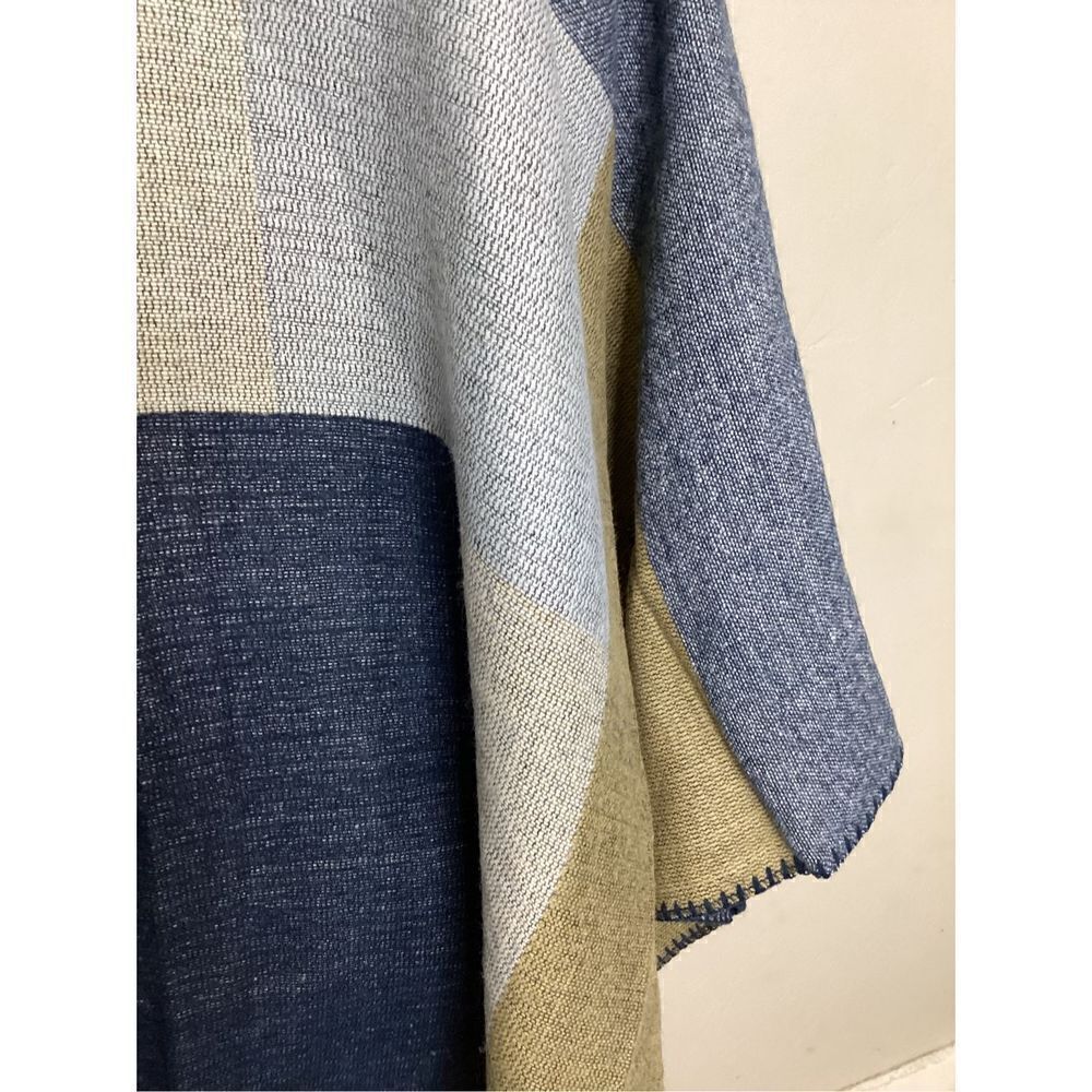 New Harve Benard blue plaid ruana. Retails $119 - Picture 6 of 7